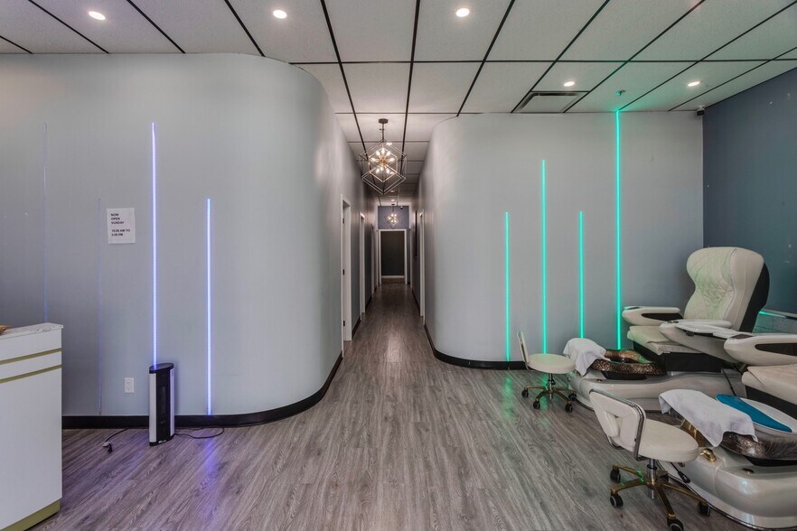 More Photos Of 3739 8 Ave SW, Edmonton Storefront For Sale