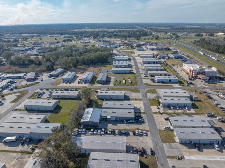 More Photos Of 106 Abigayles Row, Scott Warehouse For Sale