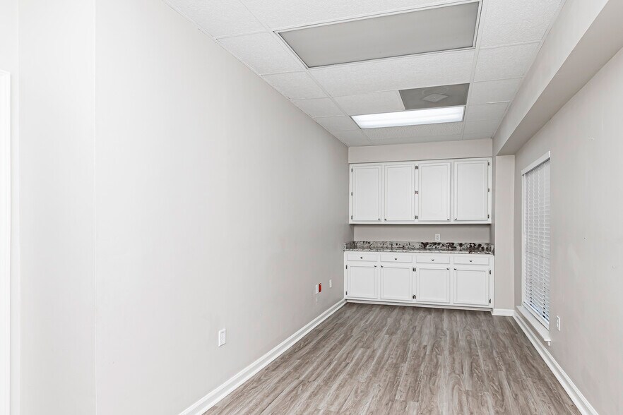 More Photos Of 7423 Picardy Ave, Baton Rouge Medical For Lease