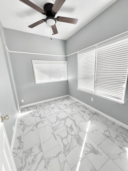 More Photos Of 741 E 9th St, Houston Office Residential For Lease