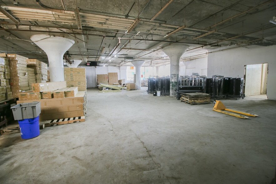 More Photos Of 39 Meade St, Trenton Distribution For Lease