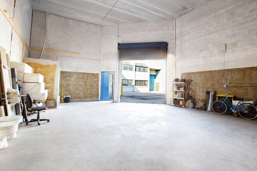 More Photos Of 14200-14238 SW 136th St, Miami Light Manufacturing For Sale