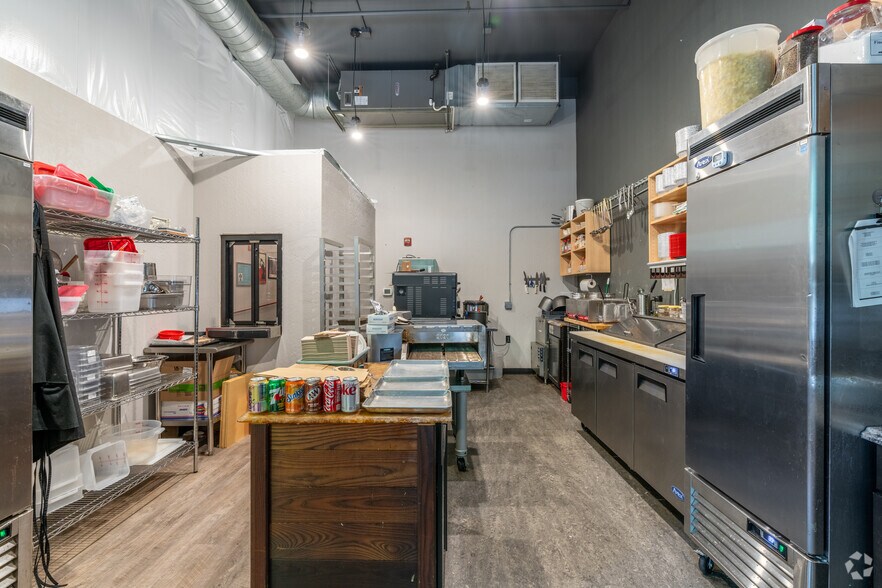 More Photos Of 856-888 Willamette St, Eugene General Retail For Lease