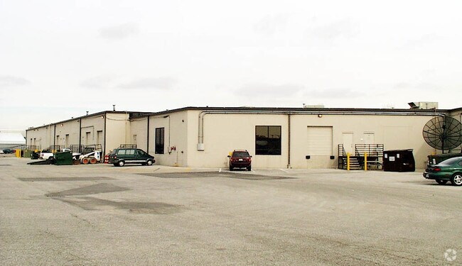 More Photos Of 50-164 S Park Blvd, Greenwood Light Distribution For Lease