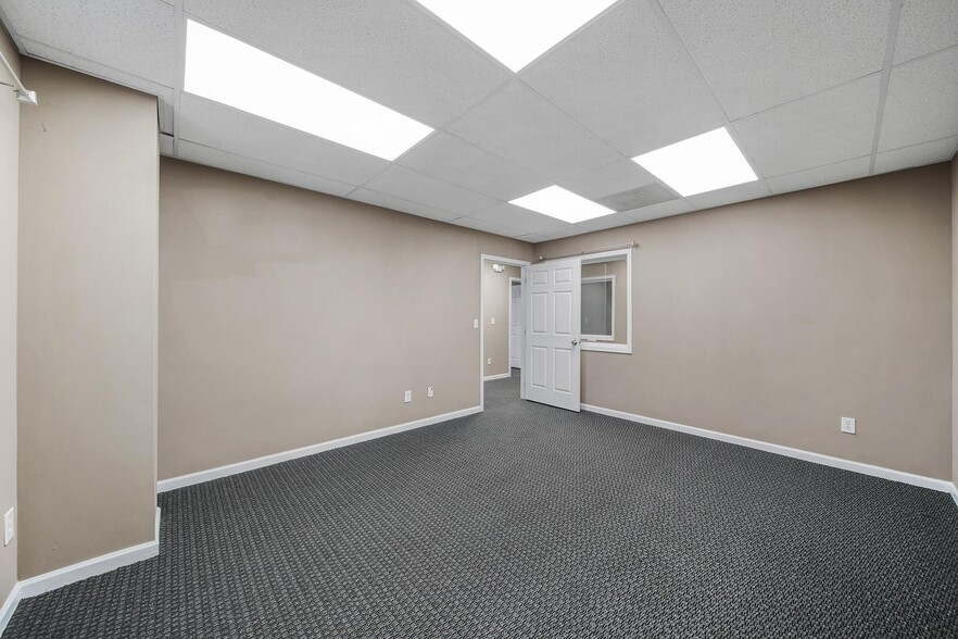 More Photos Of 3840 Matthews Indian Trail Rd, Matthews Light Distribution For Sale