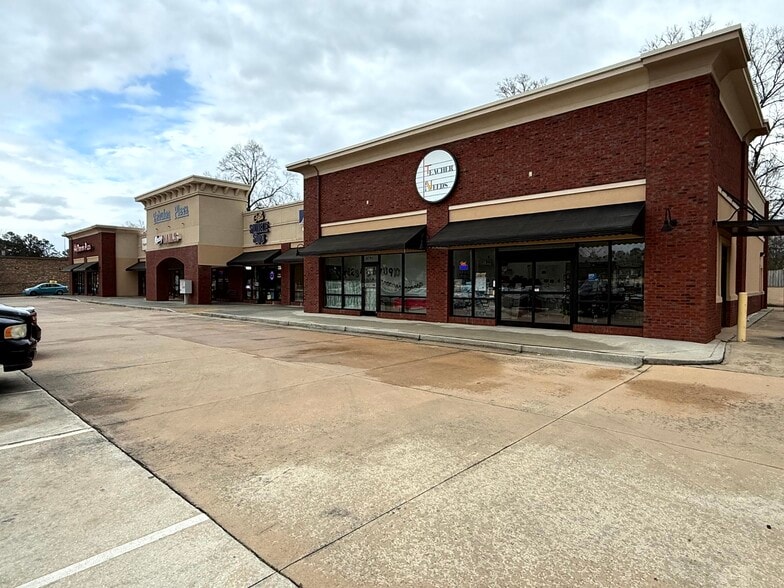 Primary Photo Of 6394 Zebulon Rd, Macon-Bibb Unknown For Lease