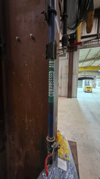 More Photos Of 3351 Westover Dr, Odessa Service For Lease