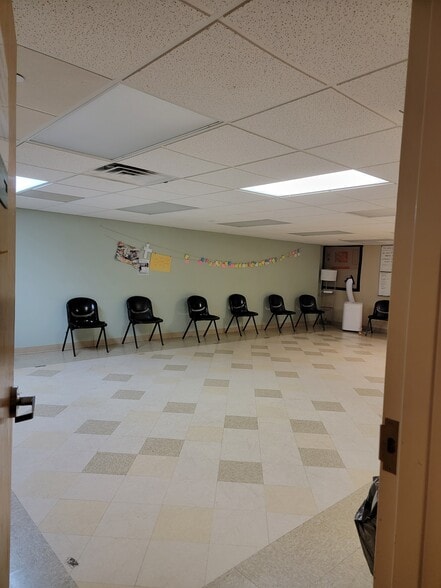 More Photos Of 5816 Forbes Ave, Pittsburgh Medical For Lease