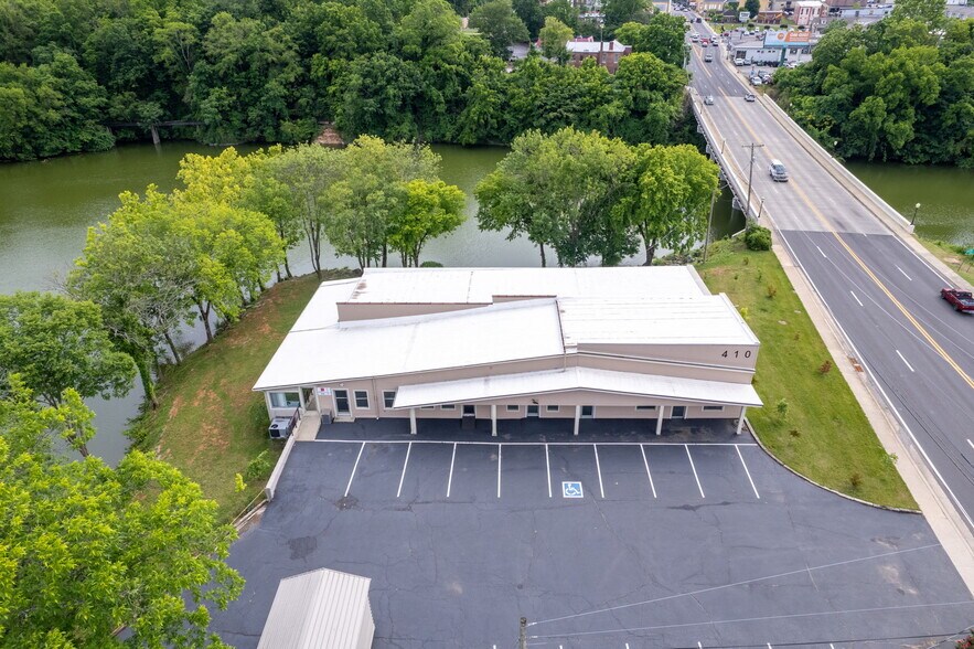 More Photos Of 410 Dinah Shore Blvd, Winchester Office Residential For Sale