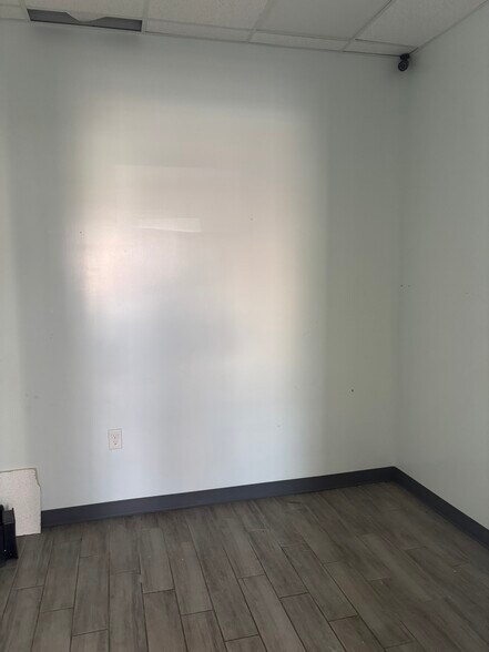 More Photos Of 5617 Mccart Ave, Fort Worth Restaurant For Lease