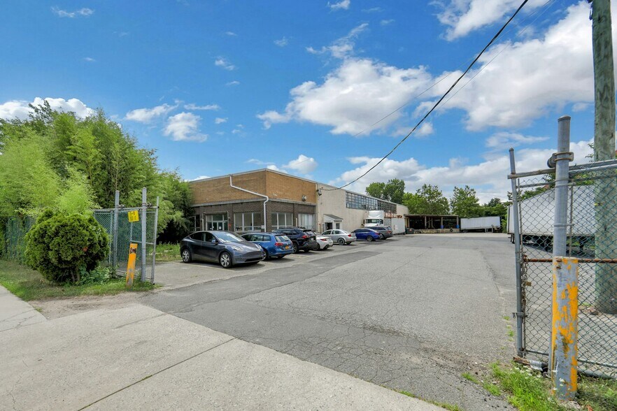 More Photos Of 370 Bergen Ave, Kearny Warehouse For Lease