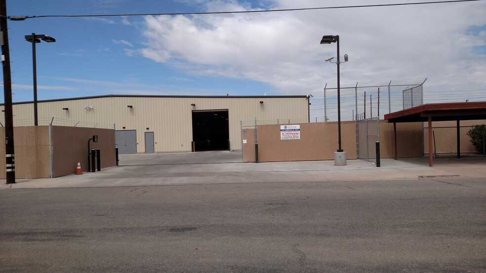 More Photos Of 170 W Commercial Ave, El Centro Warehouse For Lease