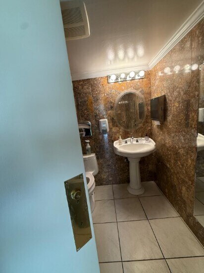 More Photos Of 2150 Mariner Square Dr, Alameda Office For Lease