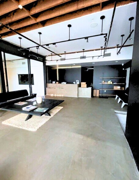 More Photos Of 639-641 N Larchmont Blvd, Los Angeles Loft Creative Space For Sale
