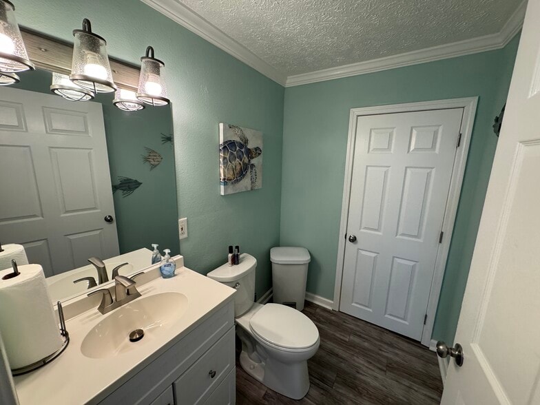 More Photos Of 3707 W 23rd St, Panama City Office For Sale