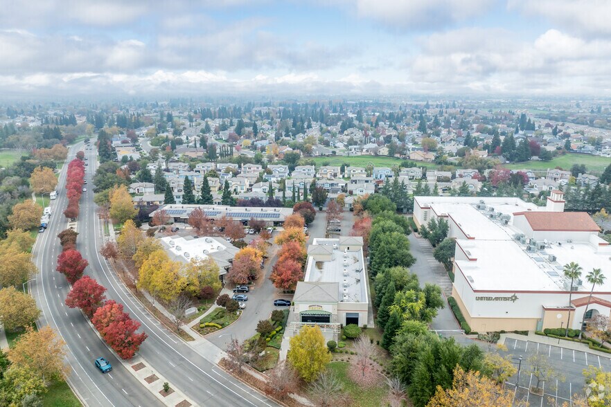 More Photos Of 8701 Center Pky, Sacramento Medical For Lease