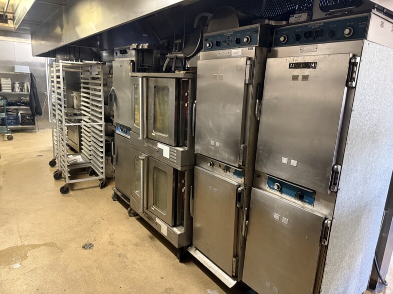 More Photos Of 1025 N Sherman Ave, Madison General Retail For Sale