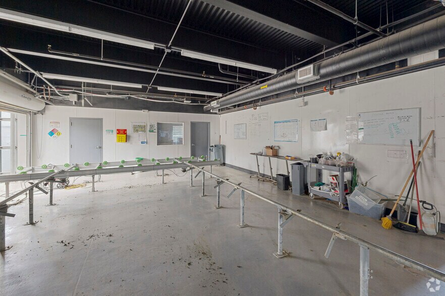More Photos Of 5290 E 43rd Ave, Denver Warehouse For Sale