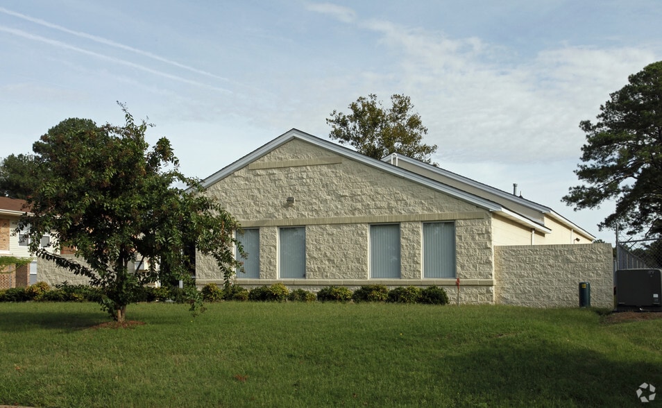 More Photos Of 628 Dunedin Rd, Portsmouth Warehouse For Sale