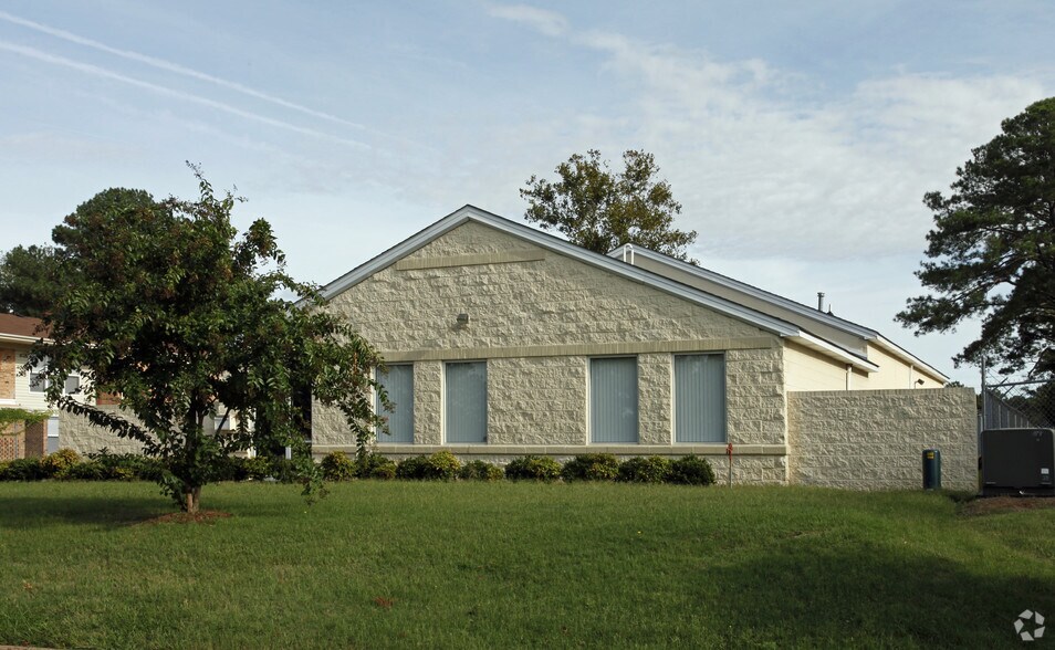 More Photos Of 628 Dunedin Rd, Portsmouth Warehouse For Sale