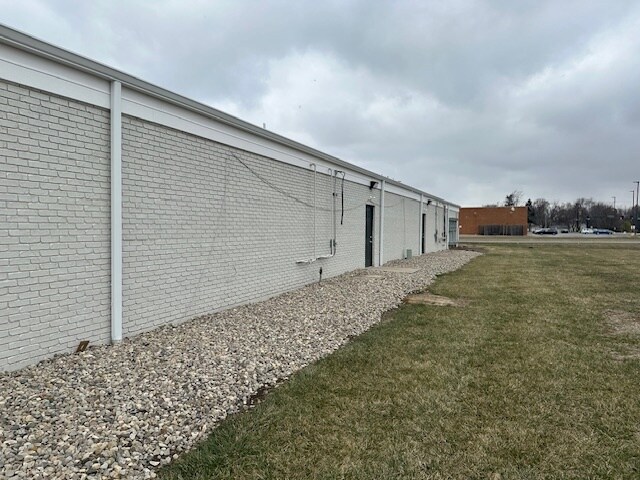 More Photos Of 2356 Harding Hwy, Lima General Retail For Sale