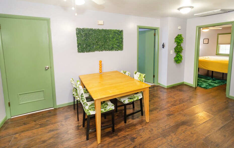 More Photos Of 903 Edgar St, Evansville Multifamily For Sale