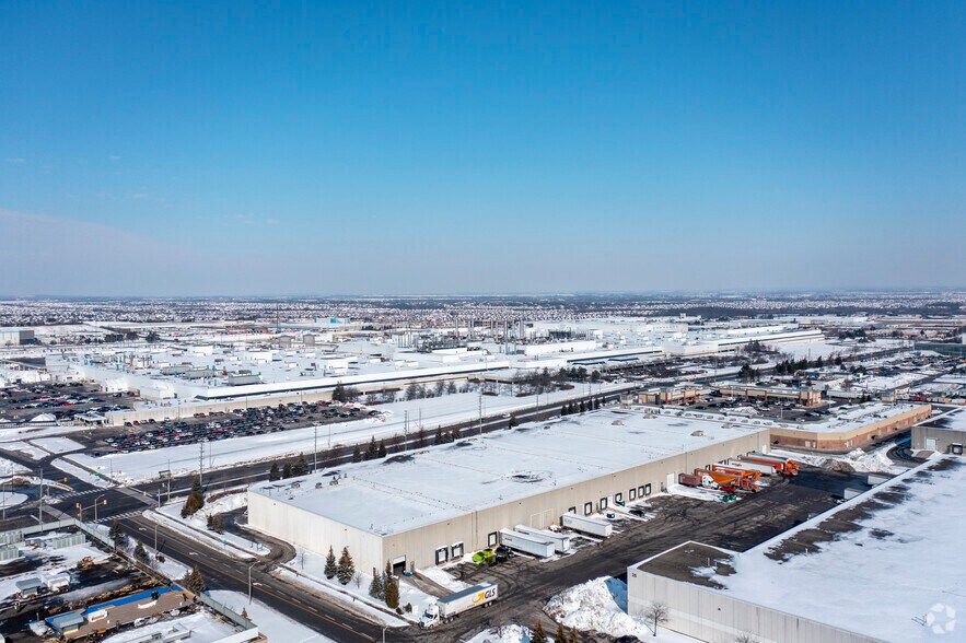 More Photos Of 1925 Williams Pky, Brampton Warehouse For Lease