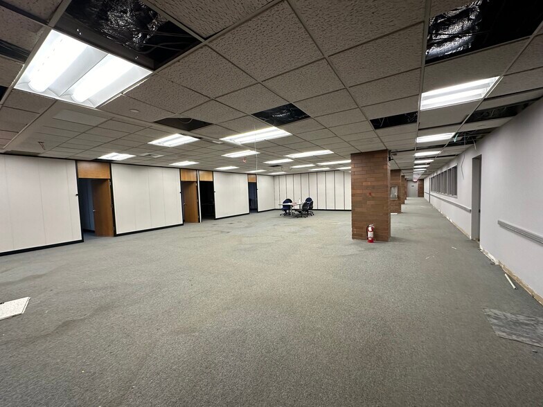 More Photos Of 101 Channel Dr, Port Washington Office For Lease