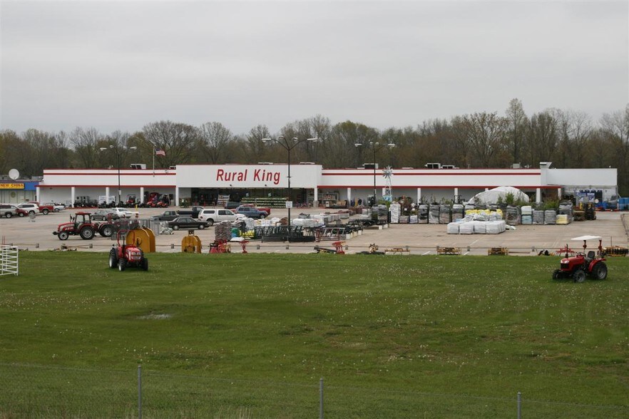 More Photos Of 550 E Industrial Park Rd, Murphysboro General Retail For Sale