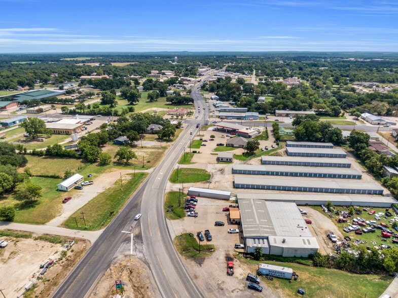 More Photos Of 475 W Commerce St, Fairfield Auto Salvage Facility For Sale