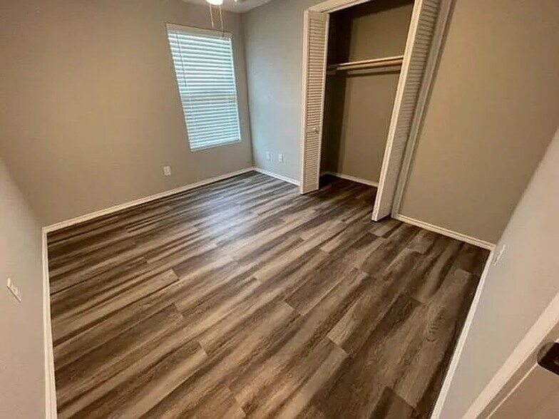 More Photos Of 1300 N Live Oak St, Rockport Multifamily For Sale