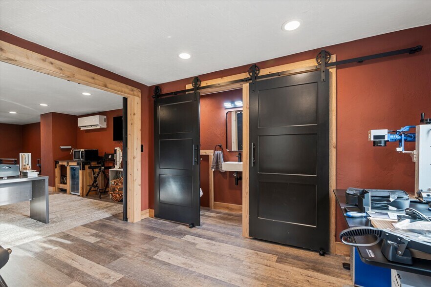 More Photos Of 6339 Old William Penn Highway hwy, Export Showroom For Sale
