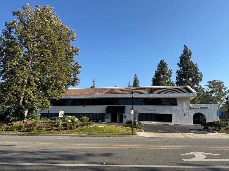 More Photos Of 600 Hampshire Rd, Westlake Village Office For Lease