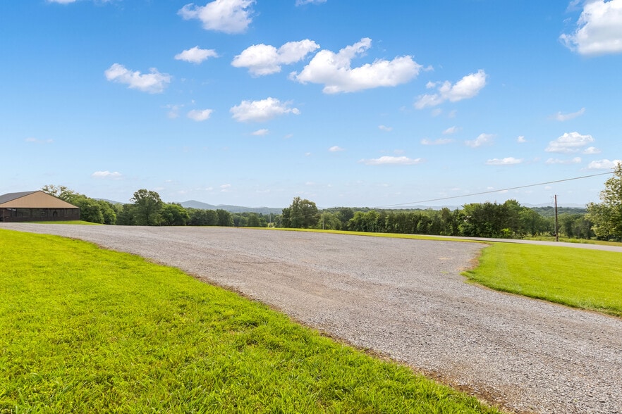 More Photos Of 1049 Oregon Rd, Lascassas Specialty For Sale