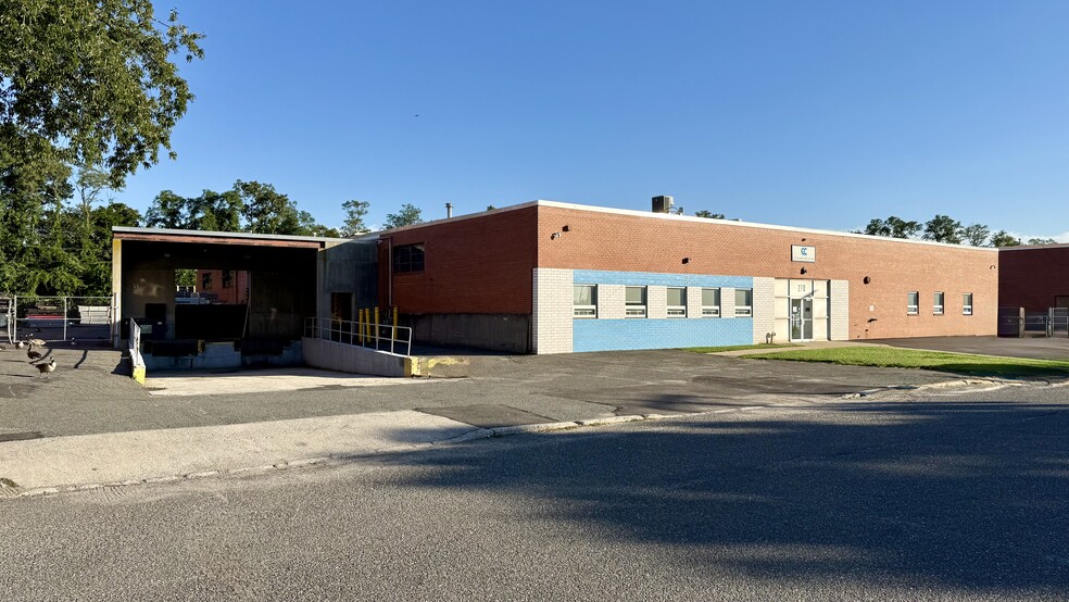 Primary Photo Of 270 Adams Blvd, Farmingdale Warehouse For Sale