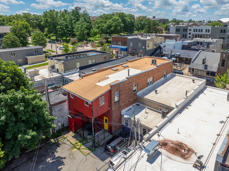 More Photos Of 2218 College St, Cedar Falls Storefront For Lease