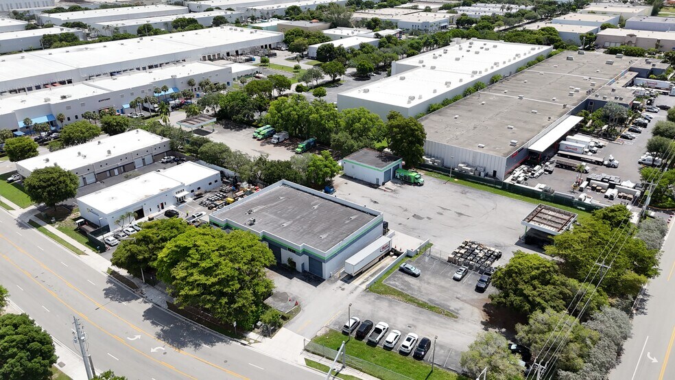 Primary Photo Of 2779 NW 112th Ave, Doral Manufacturing For Lease