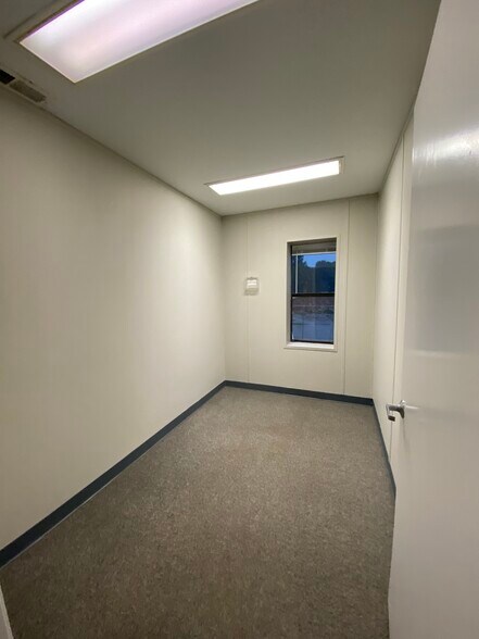 More Photos Of 1008 Dickerson Dr, Jasper Land For Lease