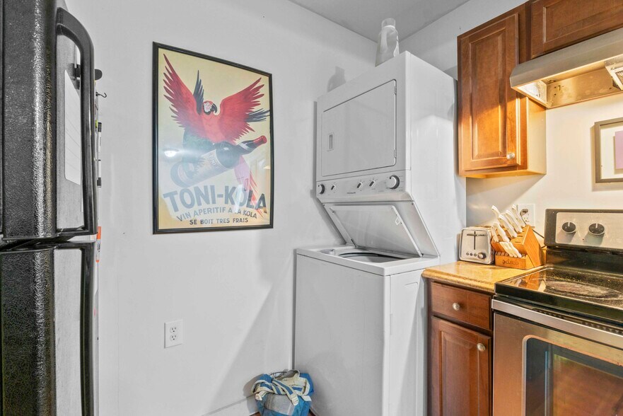 More Photos Of 5009 Roland Ave, Baltimore Multifamily For Sale