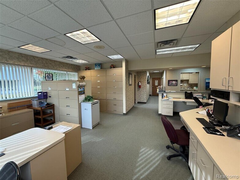 More Photos Of 4007 W Court St, Flint Medical For Sale