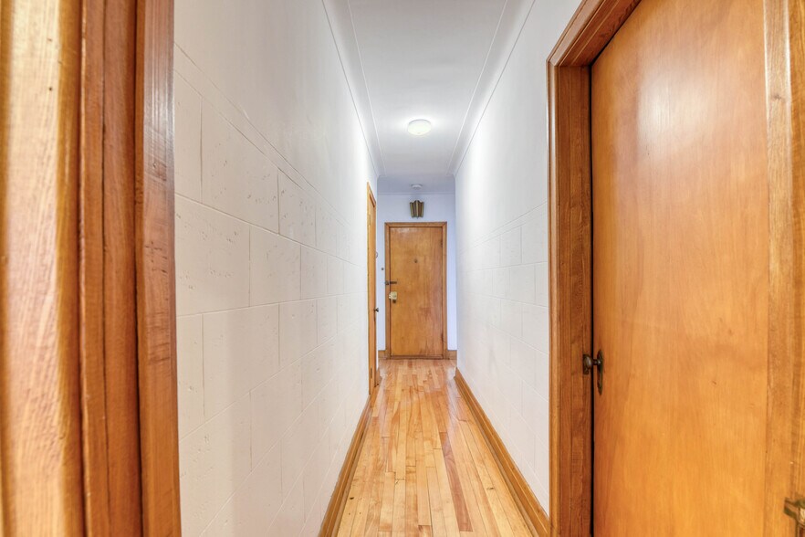 More Photos Of 2710 Rue Sherbrooke E, Montréal Apartments For Sale
