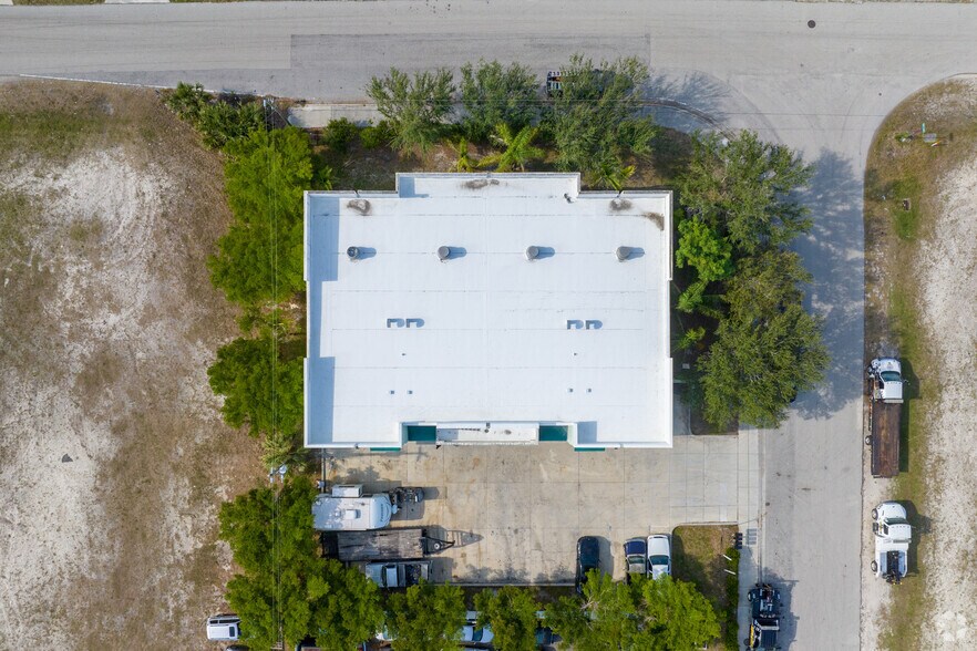 More Photos Of 227 SW 3rd Ave, Cape Coral Warehouse For Sale