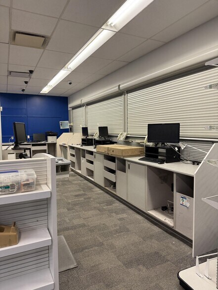 More Photos Of 811 E State St, Sharon Drugstore For Sale