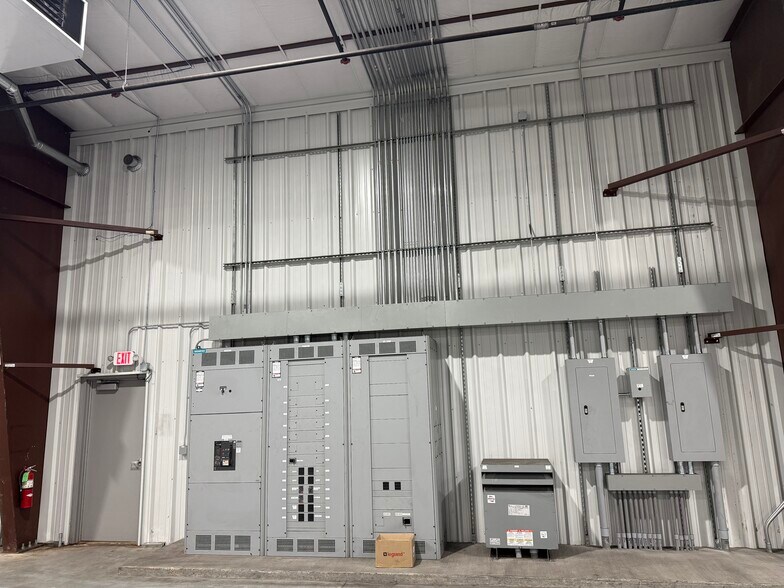 More Photos Of 3530 Marnie Ave, Waterloo Industrial For Sale