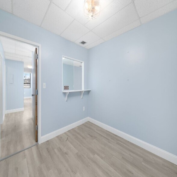 More Photos Of 250 Wampanoag Trl, Riverside Medical For Sale