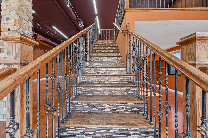 More Photos Of 7716 Davis Blvd, North Richland Hills Storefront For Lease