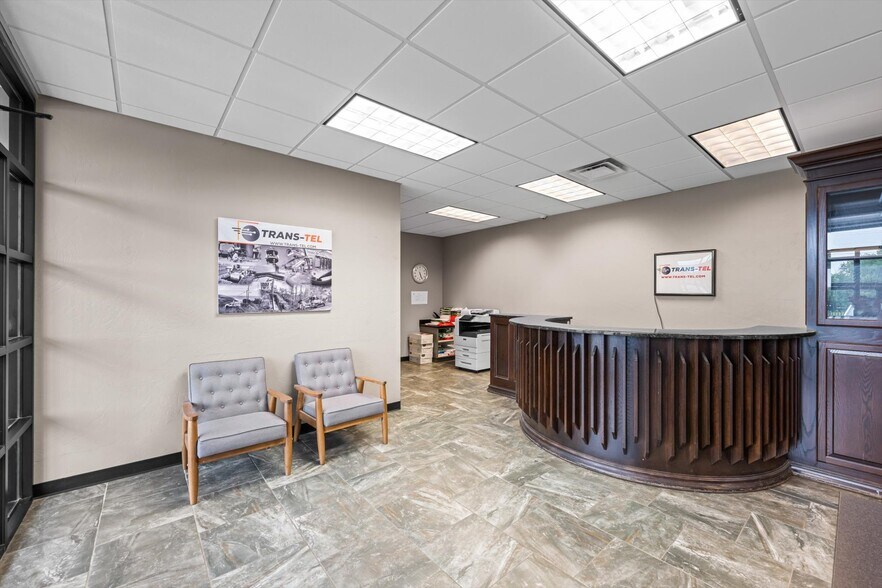 More Photos Of 12400 S Sunnylane Rd, Moore Manufacturing For Lease