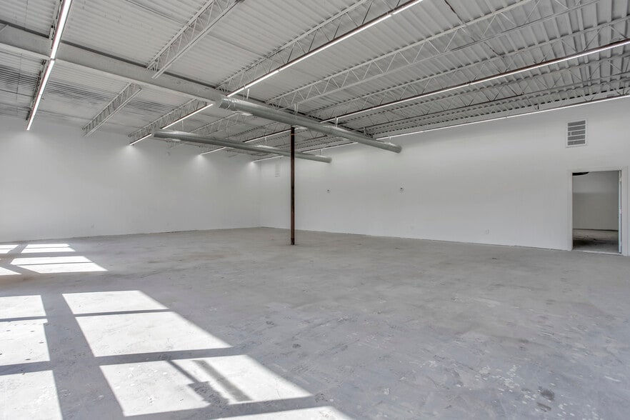 More Photos Of 1215-1219 NW 23rd St, Oklahoma City Storefront For Lease