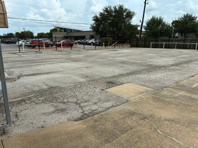 More Photos Of 5902 Spencer Hwy, Pasadena Auto Dealership For Lease