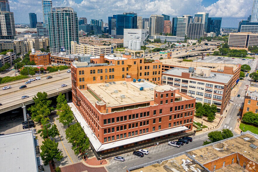 More Photos Of 603 Munger Ave, Dallas Office For Lease